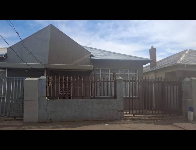 4 BEDROOM HOUSE FOR SALE IN KENILWORTH